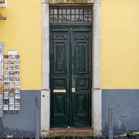 Appartamento 3-bed Flat Retreat By Sao Jorge Castle Lisbona