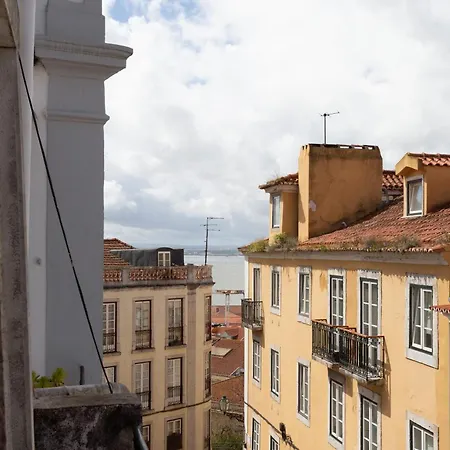 아파트 3-bed Flat Retreat By Sao Jorge Castle *